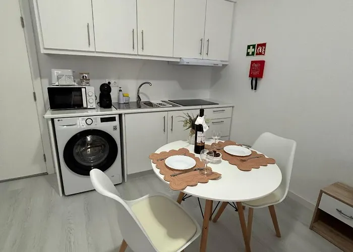 Casa Da Praça I Vila Nova (Terceira)