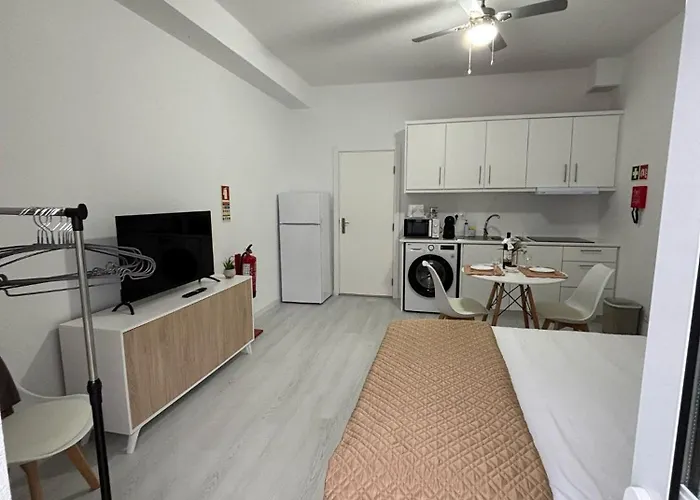 Casa Da Praça I * Vila Nova (Terceira)